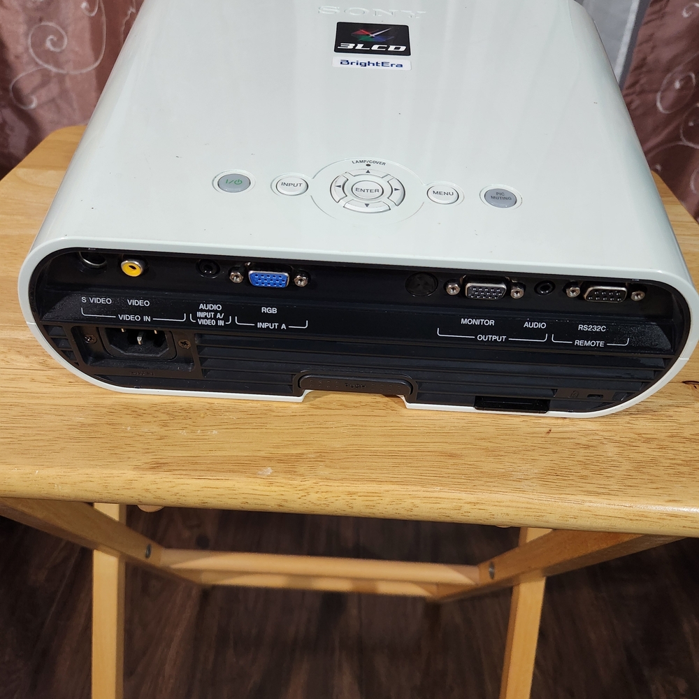 Sony White Projector - Picture 3 of 8